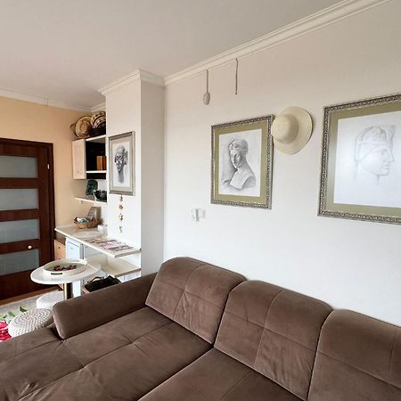 Downtown Central Apartment With Working Kitchen, City Views & Free Parking Kazanlak Ngoại thất bức ảnh