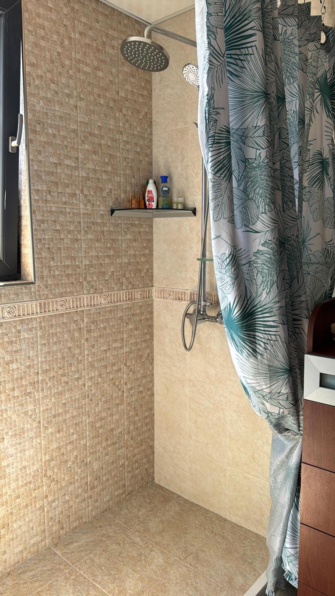 Downtown Central Apartment With Working Kitchen, City Views & Free Parking Kazanlak Ngoại thất bức ảnh