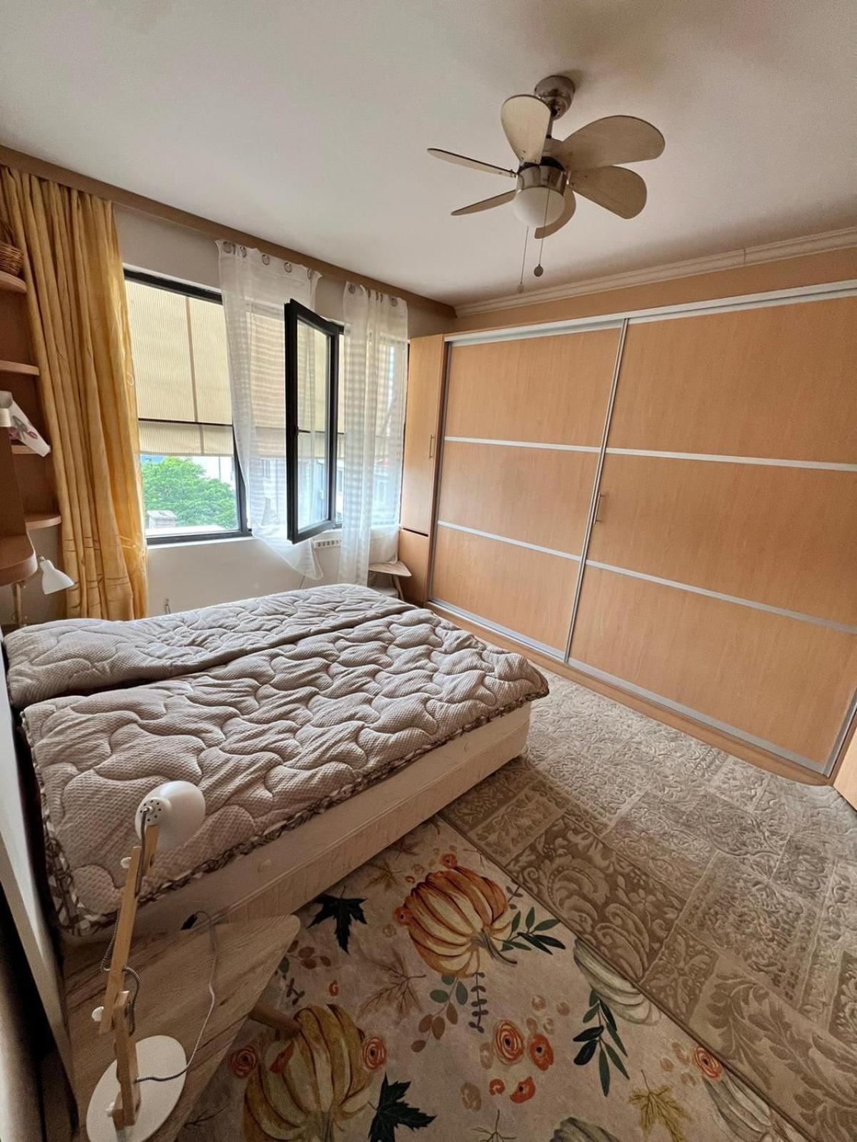 Downtown Central Apartment With Working Kitchen, City Views & Free Parking Kazanlak Ngoại thất bức ảnh