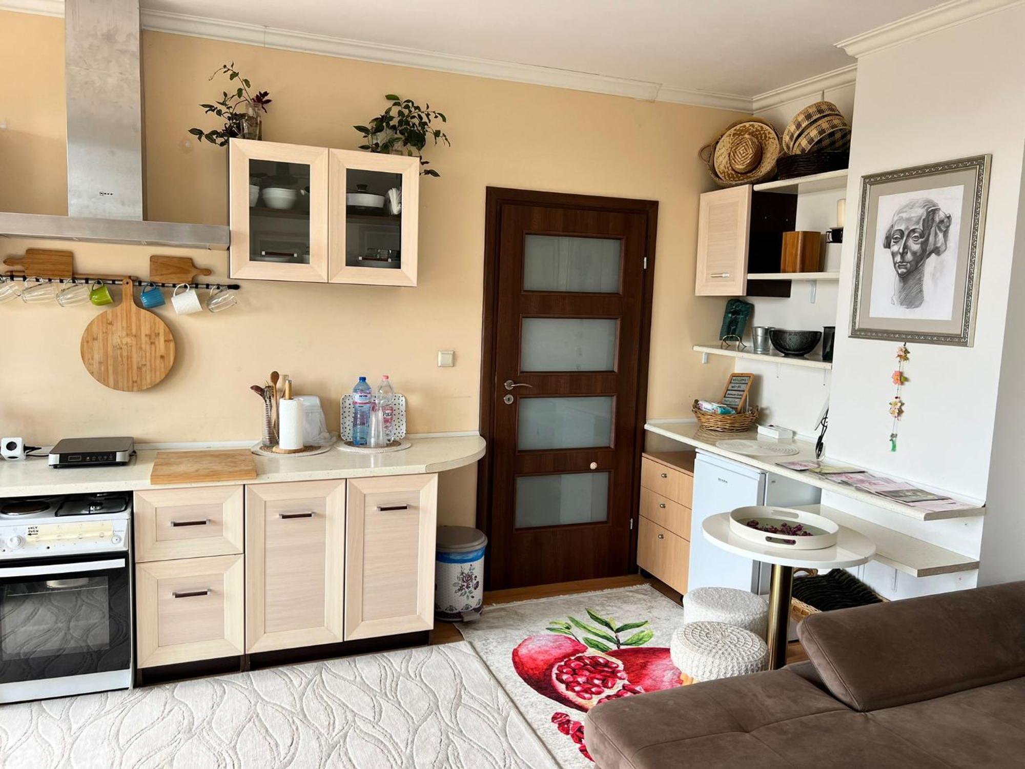 Downtown Central Apartment With Working Kitchen, City Views & Free Parking Kazanlak Ngoại thất bức ảnh