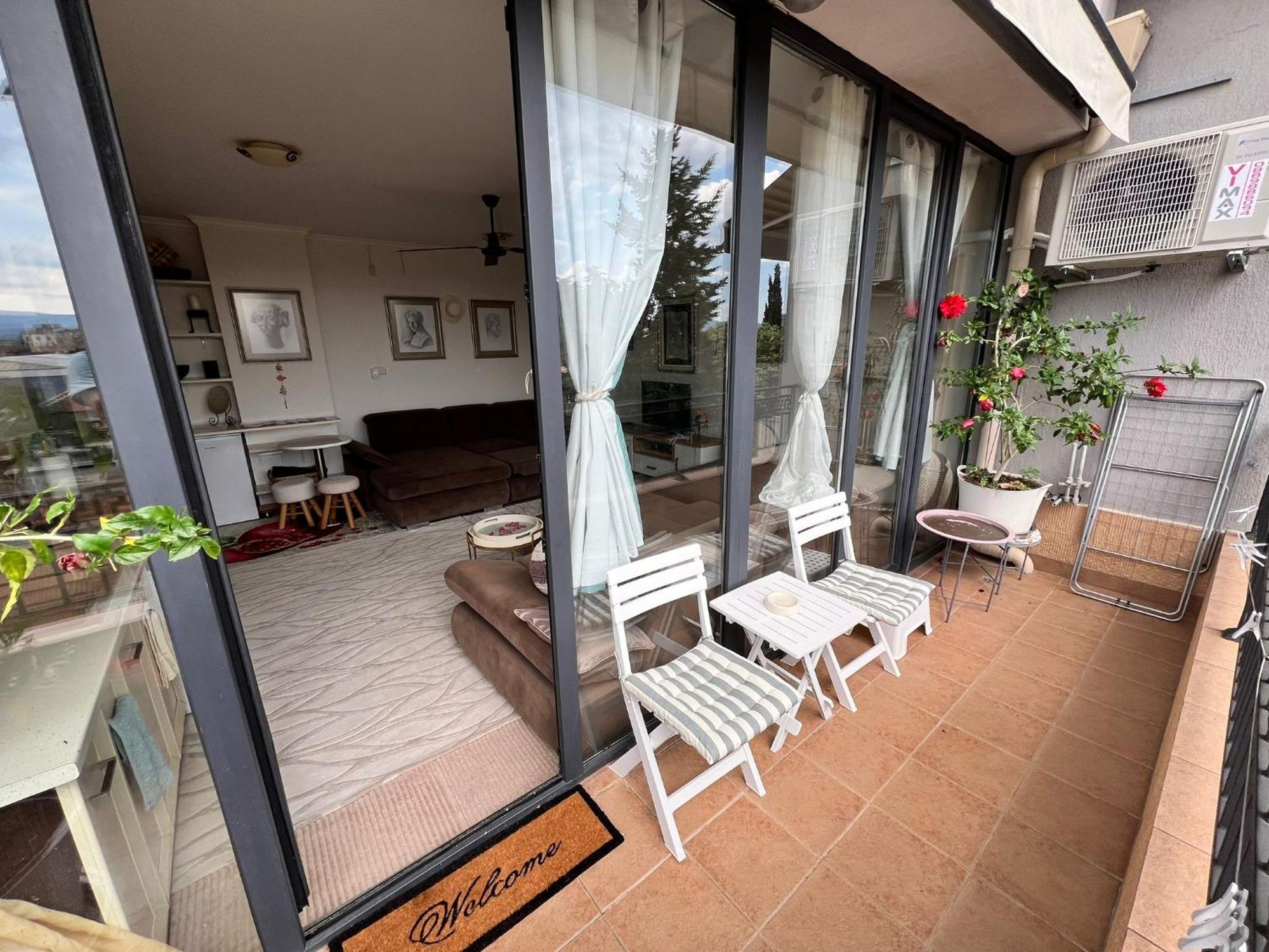 Downtown Central Apartment With Working Kitchen, City Views & Free Parking Kazanlak Ngoại thất bức ảnh