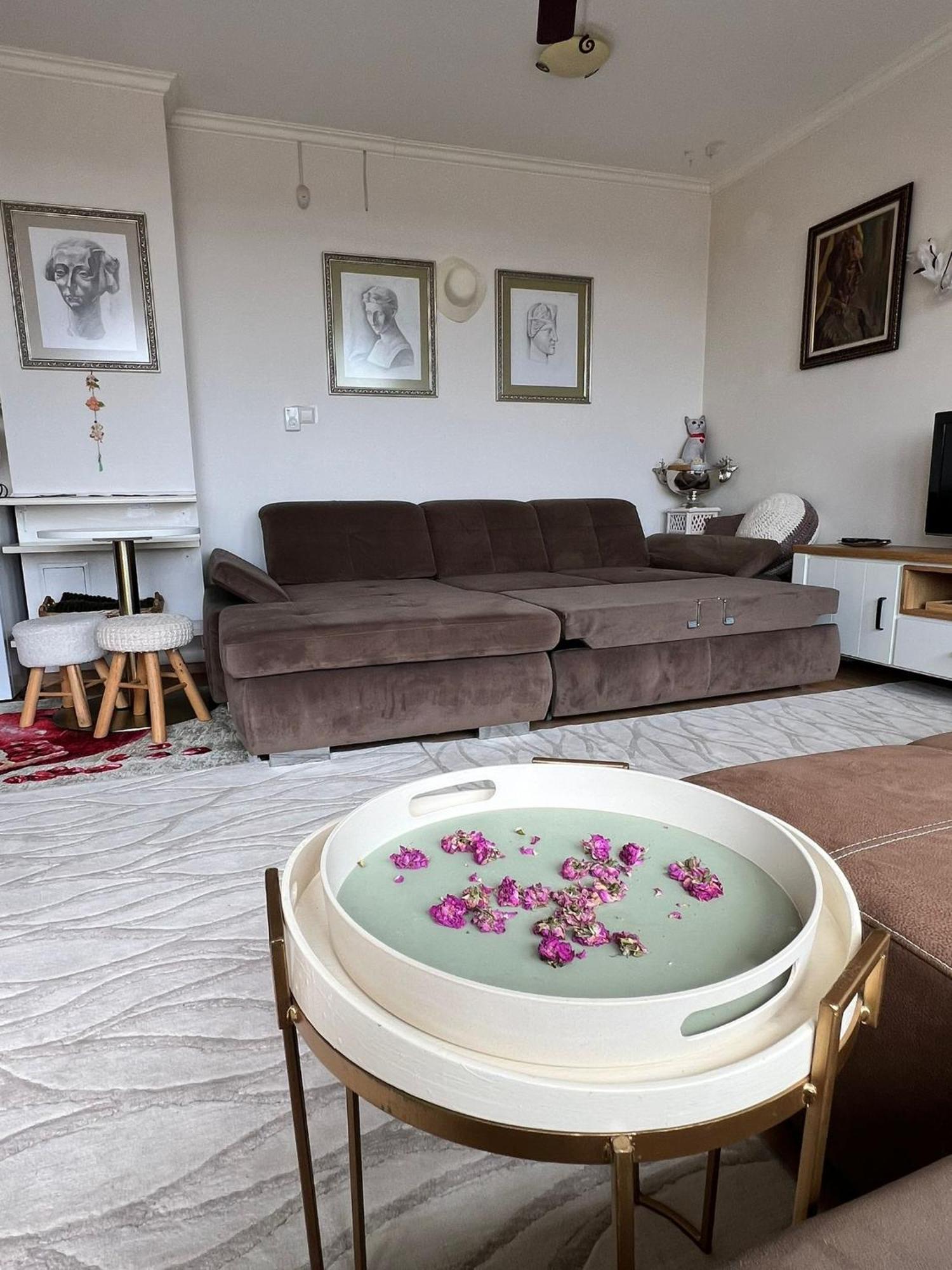 Downtown Central Apartment With Working Kitchen, City Views & Free Parking Kazanlak Ngoại thất bức ảnh