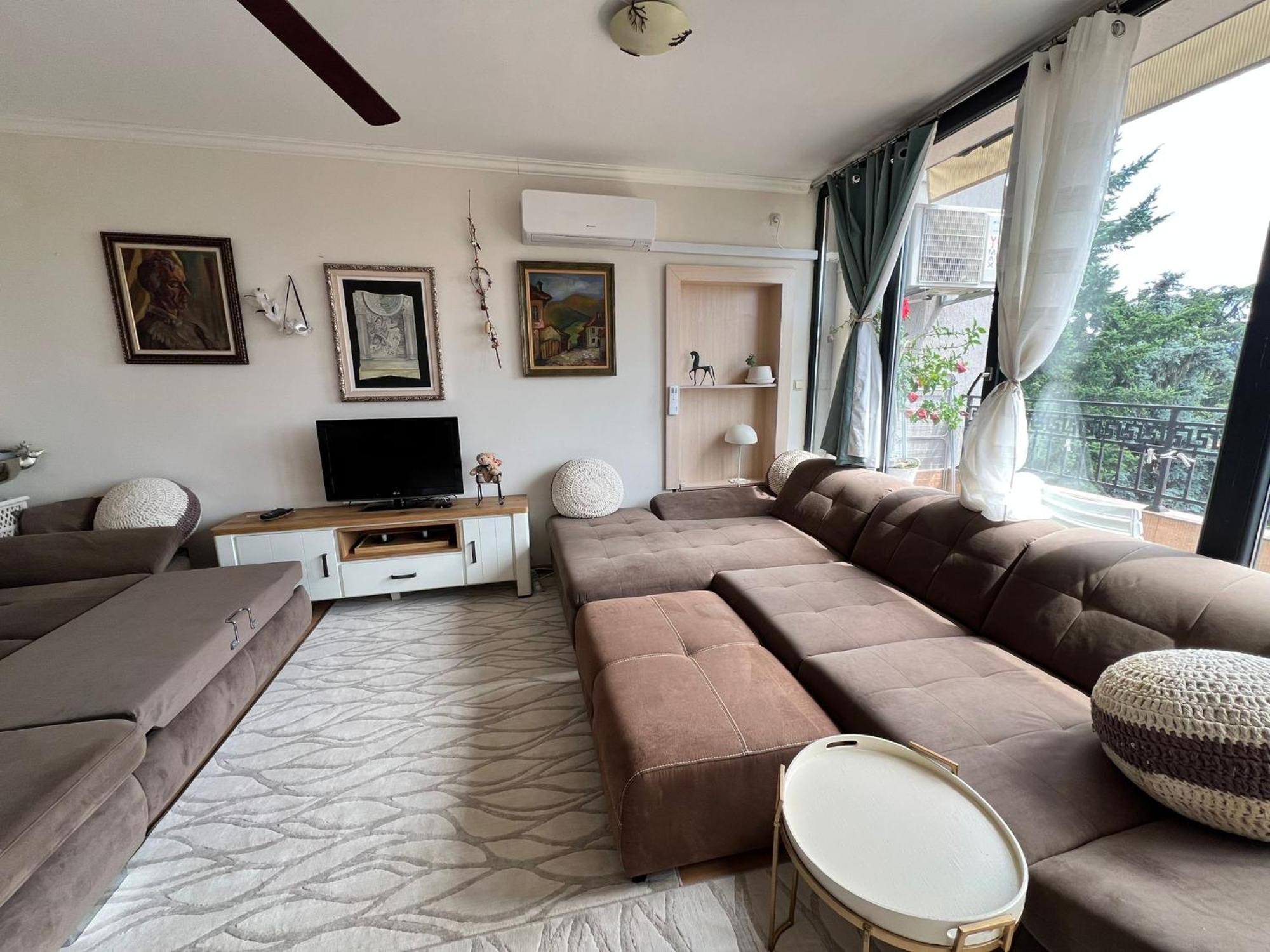 Downtown Central Apartment With Working Kitchen, City Views & Free Parking Kazanlak Ngoại thất bức ảnh