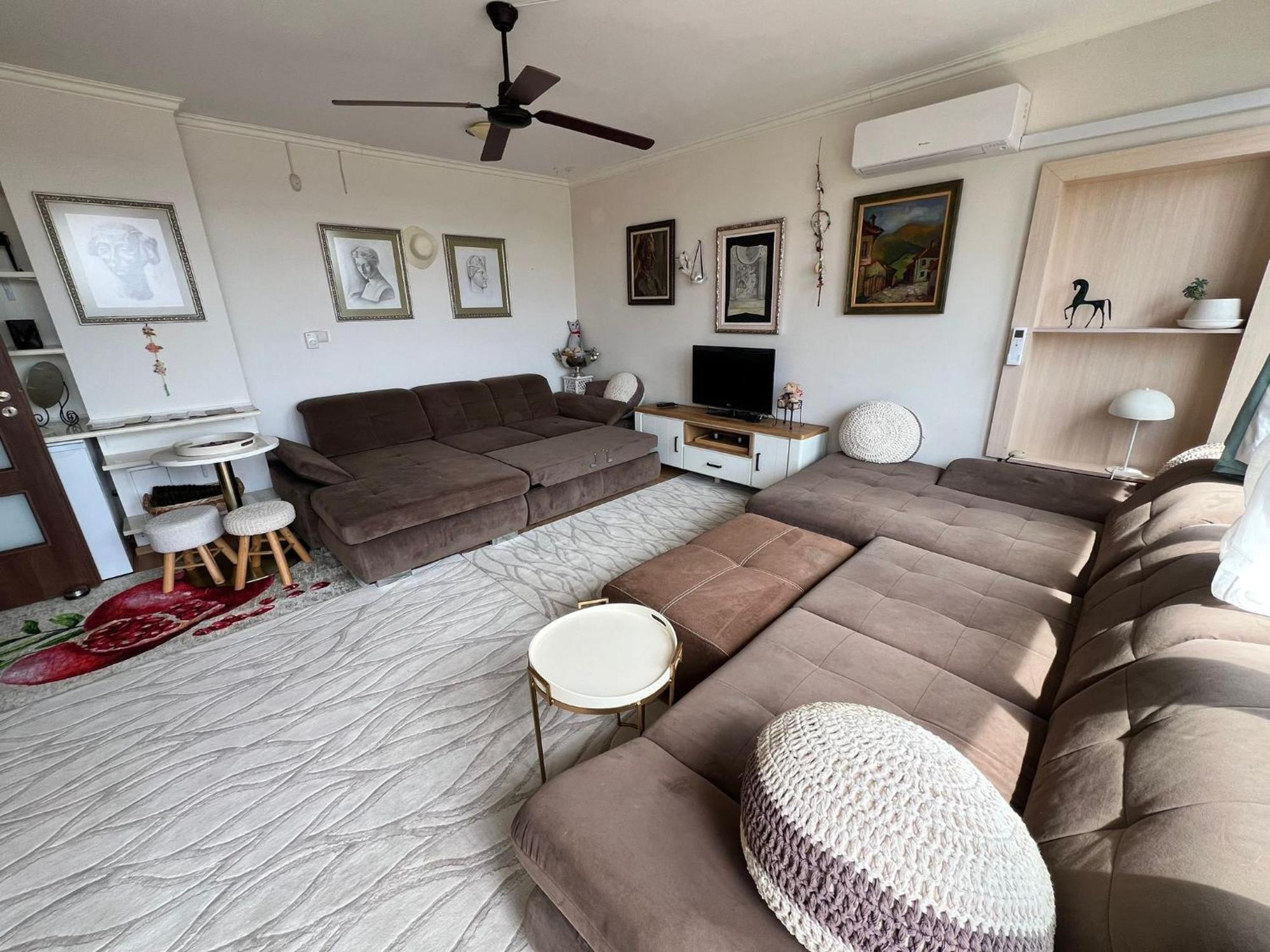 Downtown Central Apartment With Working Kitchen, City Views & Free Parking Kazanlak Ngoại thất bức ảnh