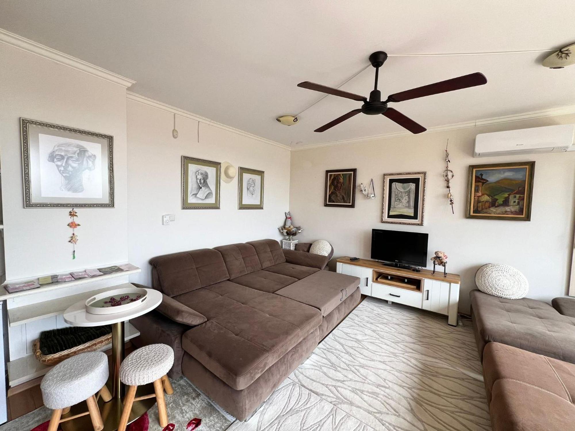 Downtown Central Apartment With Working Kitchen, City Views & Free Parking Kazanlak Ngoại thất bức ảnh