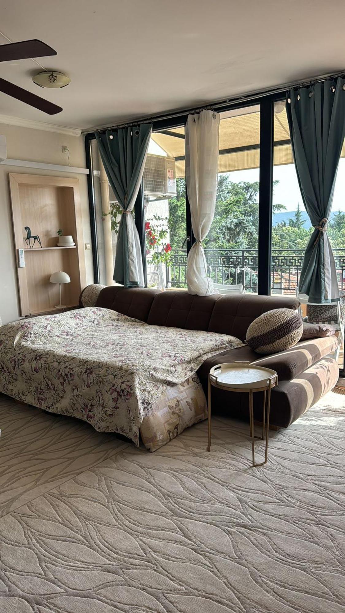 Downtown Central Apartment With Working Kitchen, City Views & Free Parking Kazanlak Ngoại thất bức ảnh