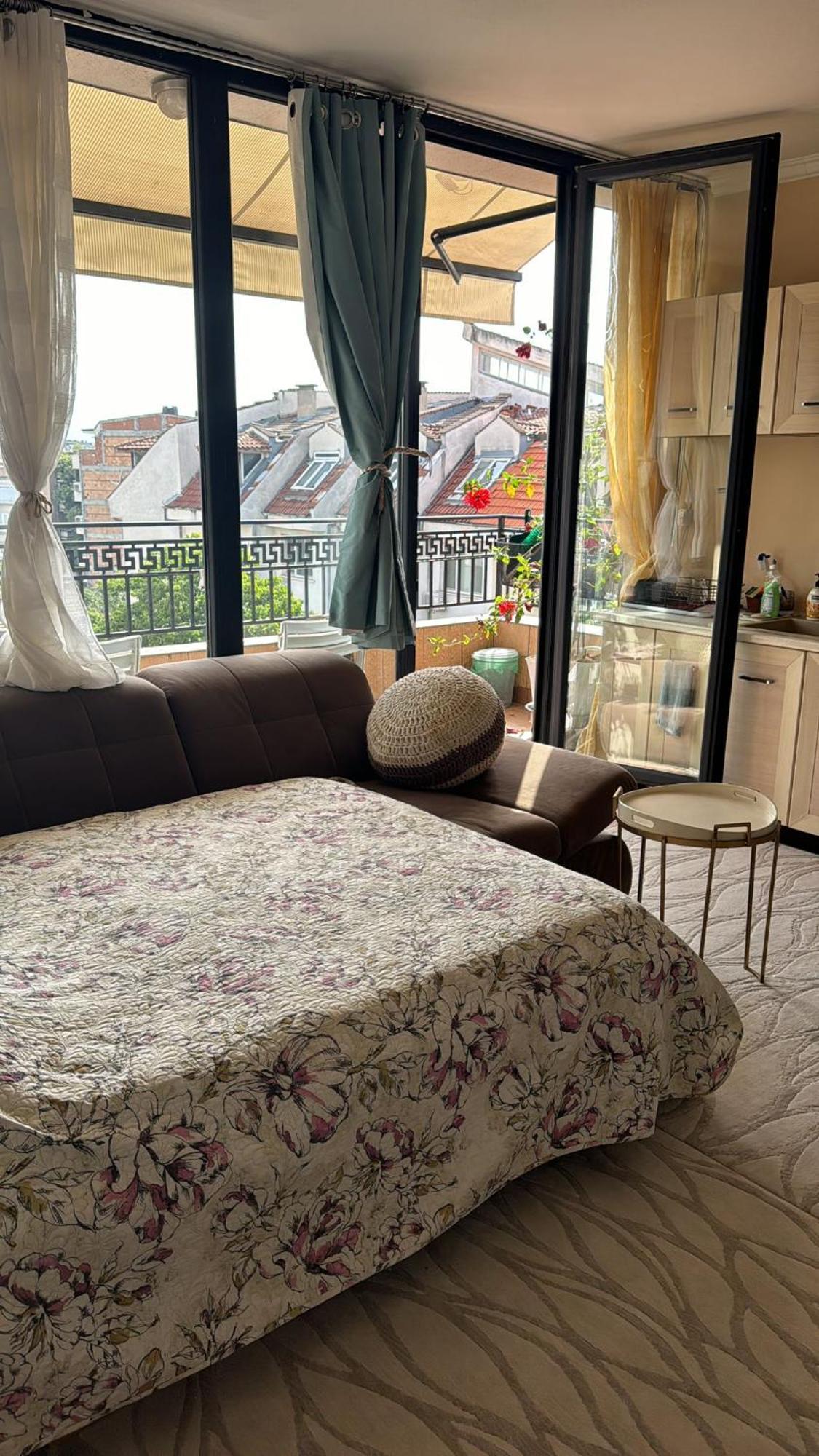 Downtown Central Apartment With Working Kitchen, City Views & Free Parking Kazanlak Ngoại thất bức ảnh